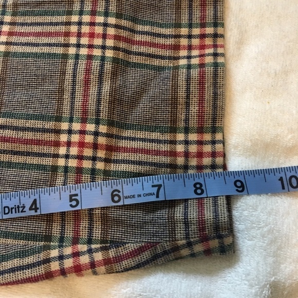 Talbots plaid shorts sz 12. Zipper button closure. 2 front pockets and 1 in back - Picture 8 of 8